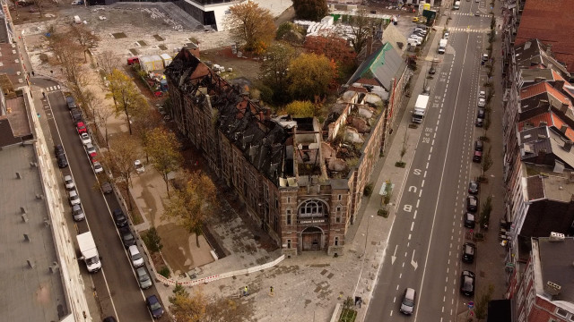 Incendie à Bavière : la toiture calcinée met la stabilité du bâtiment en danger