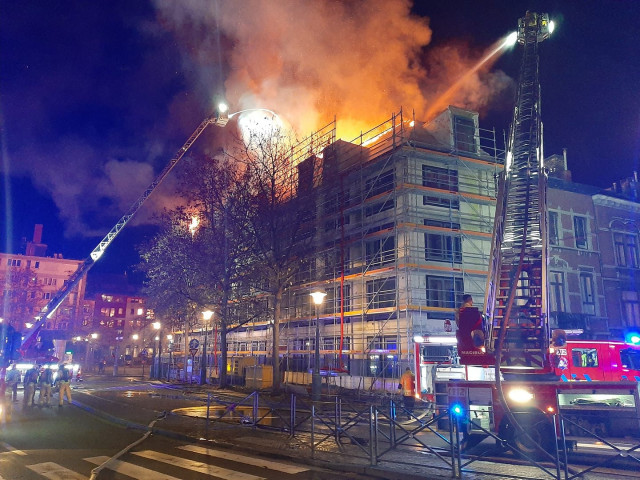 Incendie sur le chantier du futur hôtel Park Inn Radisson de Liège