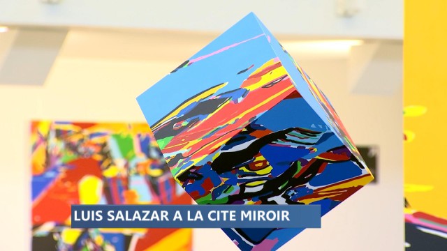 Cité Miroir : des enfants visitent l'expo de Luis Salazar en sa compagnie
