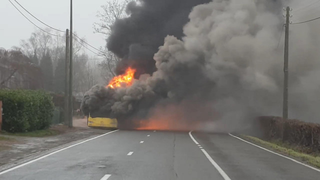 Bus en feu à Embourg !