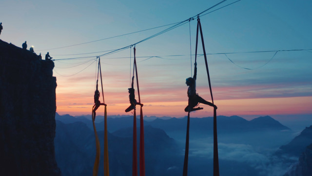 "Out of the blue" : une liégeoise co-réalise un film de montagne 