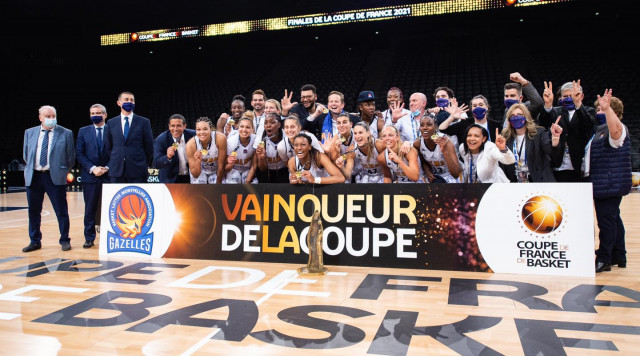 Basket : Julie Allemand et son coach liégeois Thibaut Petit remportent la coupe de France 