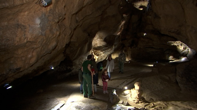 Exploration des grottes de Remouchamps : chacun son rythme