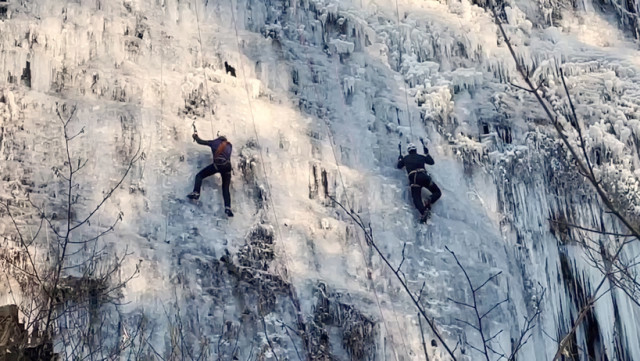 Escalade glaciaire à Chanxhe: les grimpeurs en ont profité 