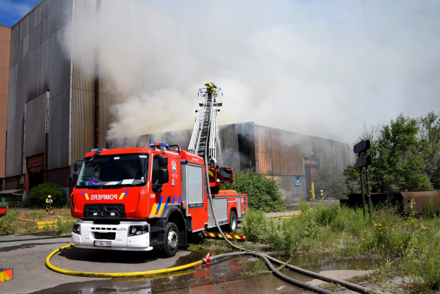 Incendie ce matin d'un entrepôt sur le site de l'ancienne usine ArcelorMittal à Chertal