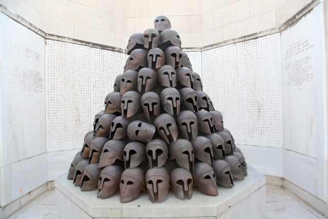Vol de casques grecs au Mémorial de Cointe 