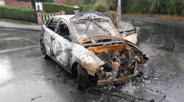 Vague d'incendie de voitures à Liège: trois hommes arrêtés