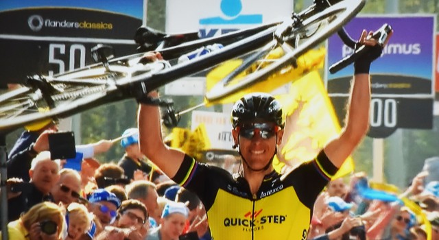 Philippe Gilbert, vainqueur magistral du Tour des Flandres (vidéo)