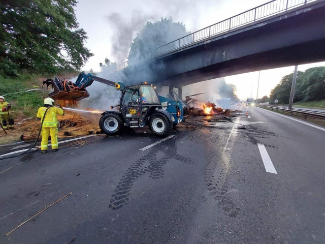 Un camion en feu paralyse l'autoroute E40 à Herstal - la circulation rouverte