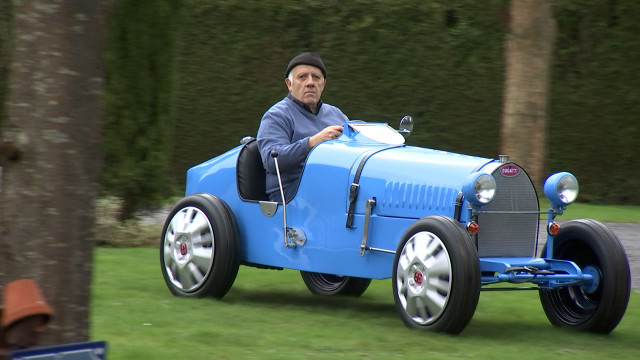 Une Bugatti ...pour rouler dans son jardin !
