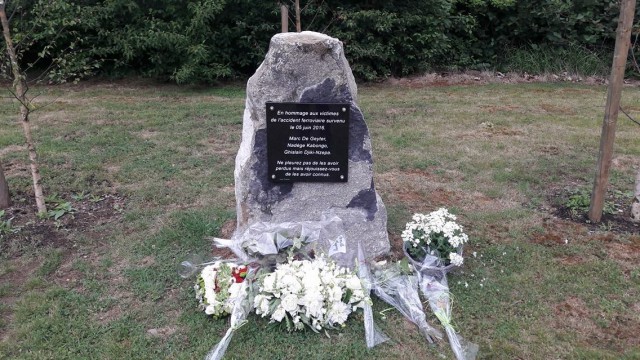Une stèle pour le premier anniversaire de l'accident de train à St Georges